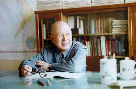 奠定辉煌根基——航天之父钱学森命理分析之三